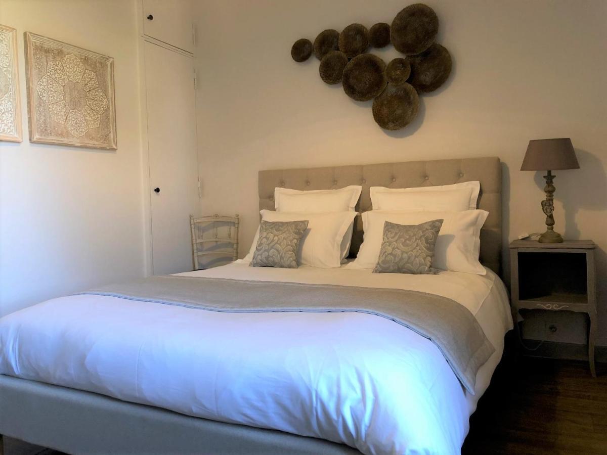 Domaine De Monplaisir Bed & Breakfast Caylus Екстериор снимка