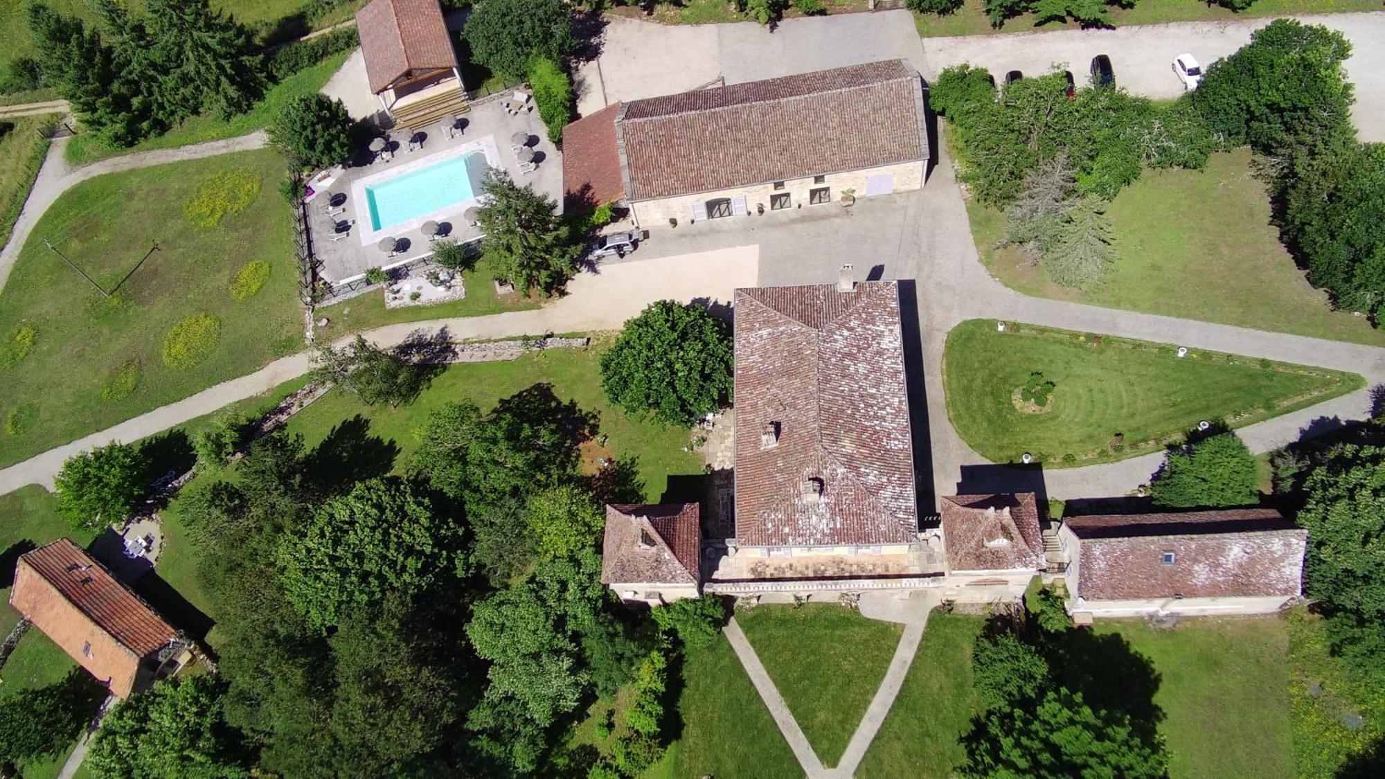 Domaine De Monplaisir Bed & Breakfast Caylus Екстериор снимка